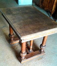 Robusto tavolo antico in legno massiccio dell' 800