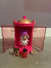 LOL con cofanetto e bimba