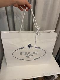 Busta Prada grande con fiocco
