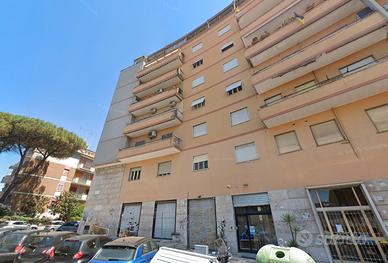 Pietralata stanza singola con balcone