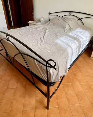 Letto Matrimoniale Ferro Battuto + Rete a Doghe