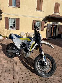 Husqvarna 701 supermoto depo
