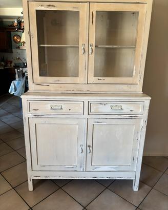 Credenza in legno decapato