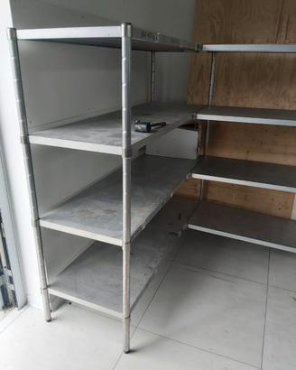 SCAFFALE AD ANGOLO