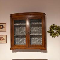 Vetrinetta pensile in noce  vintage