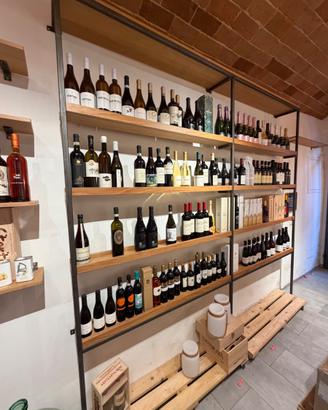 Arredi e attrezzature per enoteca / wine bar
