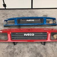 Frontale Iveco Daily 1990 e 1994 rosso e blu