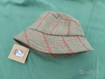 Hanna hats Donegal no harris tweed