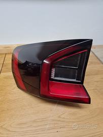 BMW X1 luce posteriore sx