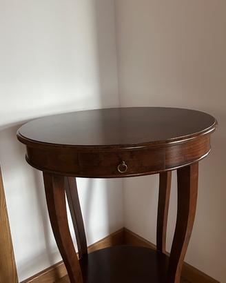 Tavolino in noce artigianale