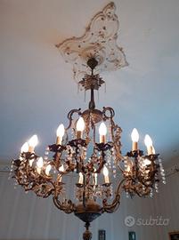 Lampadario vintage in peltro e strass a 18 luci