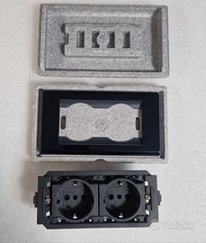 Placca supporto doppia shuko living classic Orig.