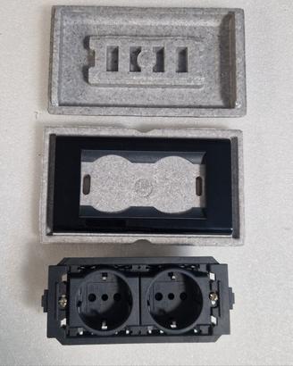 Placca supporto doppia shuko living classic Orig.