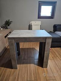 Consolle allungabile con sedie