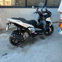 APRILIA SR MAX 300