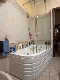 Vasca idromassaggio come nuova trasporto incluso