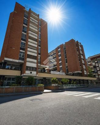 2 LOCALI A NAPOLI