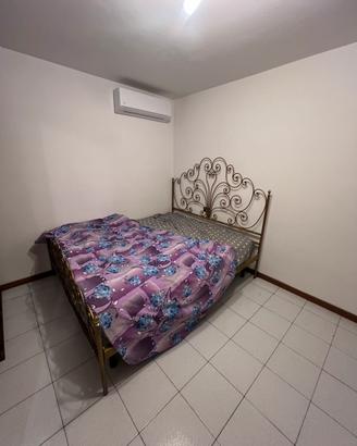 Letto matrimoniale in ferro con materasso