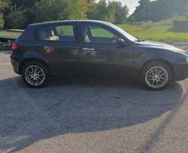 Alfa romeo 147 1.9 jtd distinctive