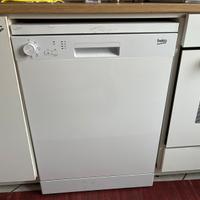 Lavastoviglie BEKO DFN05211W