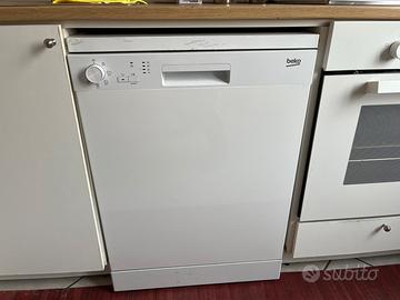 Lavastoviglie BEKO DFN05211W