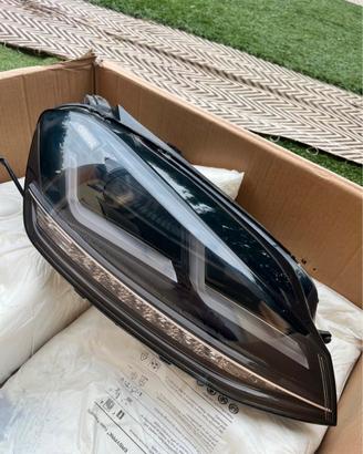 Faro anteriore destro LED OSRAM, frecce dinamiche