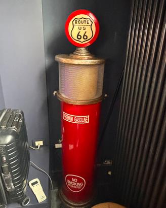 porta cd e lampada pompa di benzina vintage