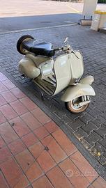 Vespa faro basso 1953 iscritta fmi