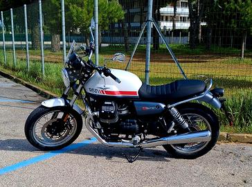 Moto Guzzi V7 - 2025
