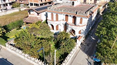 Soluzione indipendente su 600 mq di terreno