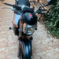 Suzuki GSR 600