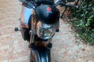 Suzuki GSR 600