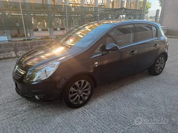 Opel Corsa 1.2 5 porte Cosmo