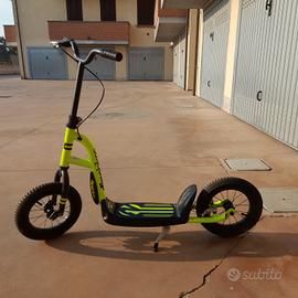 Monopattino 2 ruote Dino Bike  eta 7/8 anni