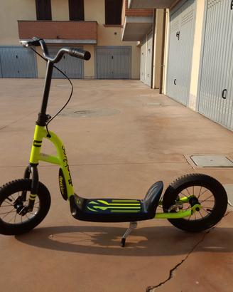 Monopattino 2 ruote Dino Bike  eta 7/8 anni