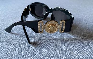 Occhiali da sole Versace neri medusa dorata