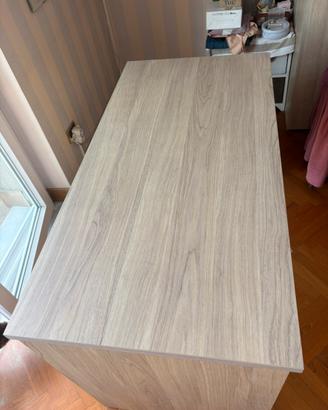 scrivania in legno