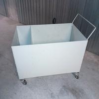 carrello in ferro portaoggetti