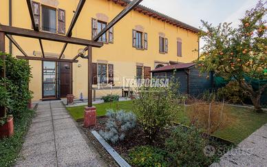 PORZIONE DI CASA CON ACCESSO INDIPENDENTE