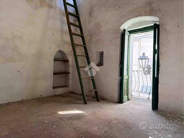 2 LOCALI A CAROVIGNO
