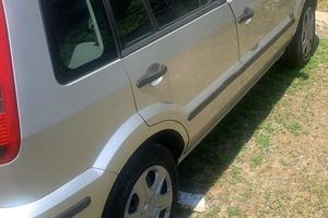 Auto  1000 €