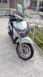 Piaggio Beverly 250