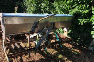 Estirpatore spargiconcime