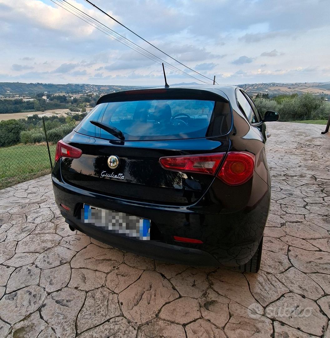 Alfa Romeo Giulietta 2011 photo 3