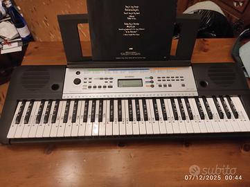 Tastiera sintetizzatore piano Yamaha 