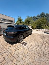 Porsche cayenne 2018