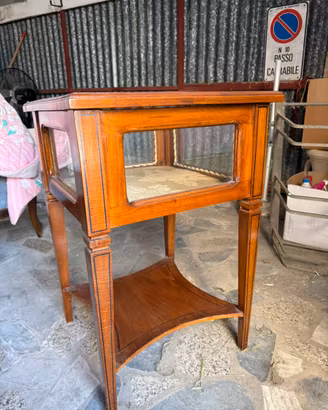Mobiletto / vetrina arredo antiquariato