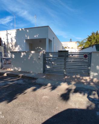 Villetta a Torre dell'Orso a pochi passi dal mare