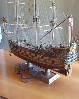 Veliero in legno artigianale