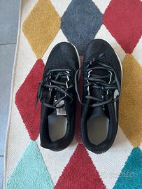 Scarpe chiodate pista atletica